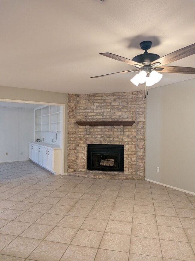 Foto del edificio - 976 Sunmeadow Dr