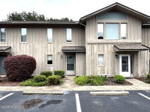 Building Photo - 940 Linden Rd