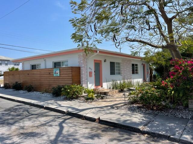 Building Photo - 613-615 5th Ave N