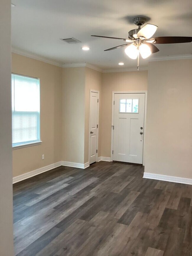 Building Photo - ***BROOKWOOD,SOUTHERN HILLS, HYDE PARK****