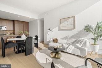 Building Photo - 210 S 12th St