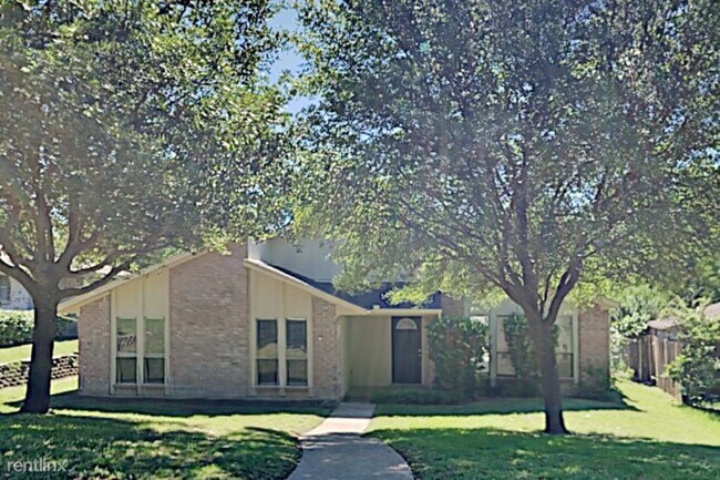 Building Photo - 7712 Los Alamitos St