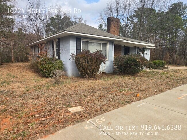 Foto del edificio - 10224 Holly Springs Rd