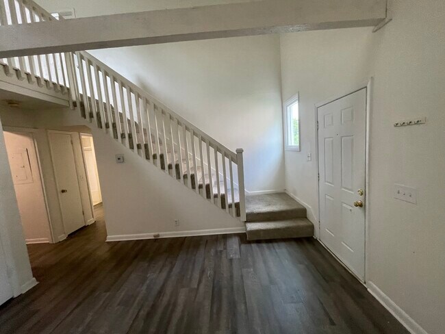 Foto del edificio - 1424 Bell Trace Dr