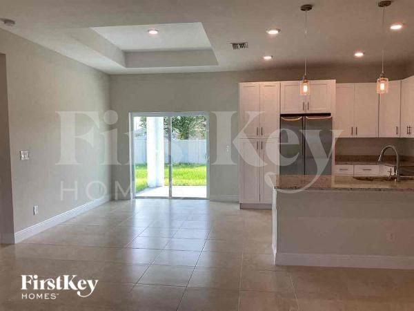 Foto del edificio - 1729 NW 11th Pl