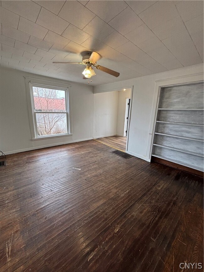 Foto del edificio - 116 S Meadow St