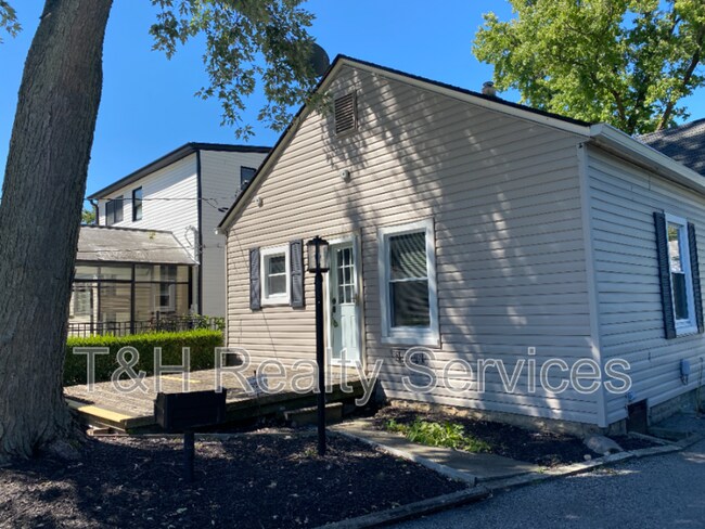 Building Photo - 4651 Norwaldo Ave