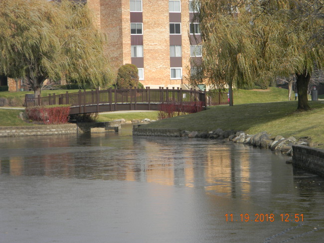 Building Photo - 1311 S Sir Galahad Ln