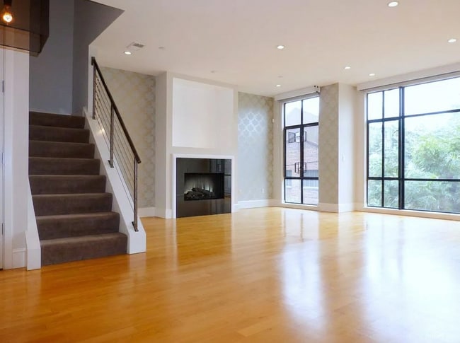 Building Photo - 72 Langton St