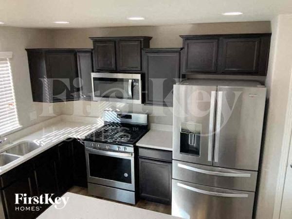 Building Photo - 6762 Galpin Dr