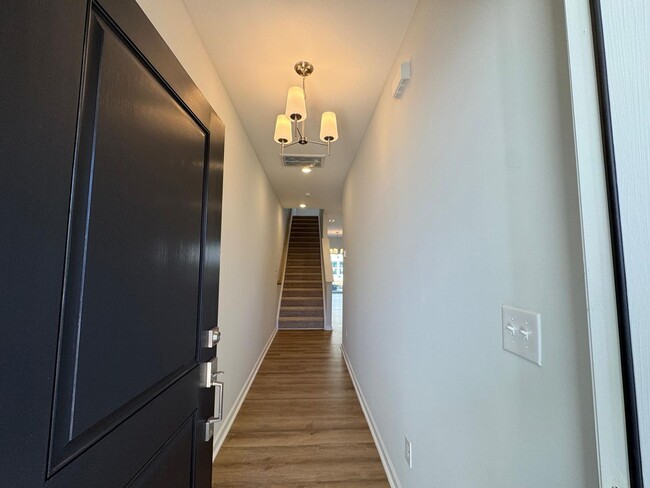 Foto del edificio - Brand New townhouse, pool community, Open ...