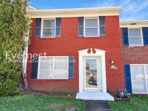 Building Photo - 5016 Cheshire Ct