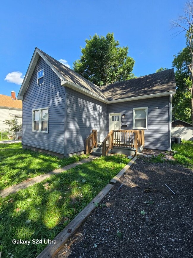 Building Photo - 404 S 23rd St