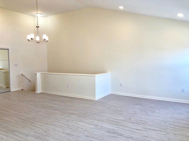 Foto del edificio - 241-74 Oak Park Dr