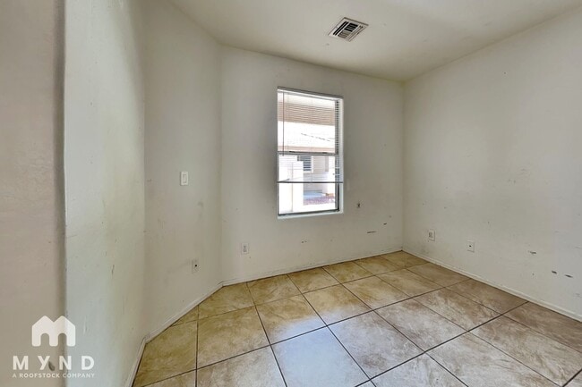 Building Photo - 24800 W Wayland Dr