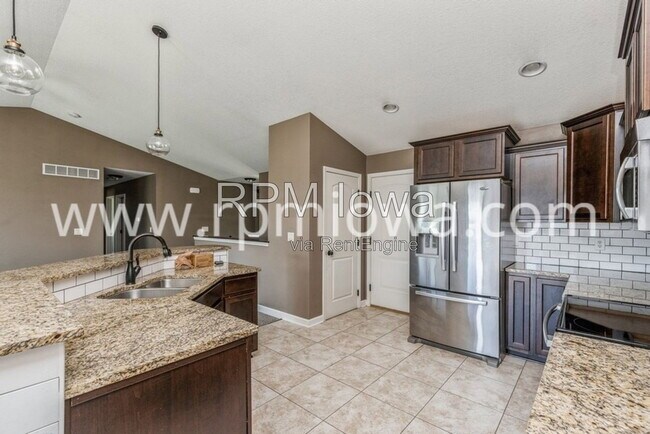 Foto del edificio - 3709 NW Kline St