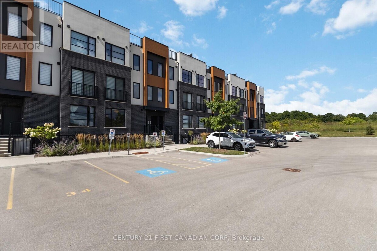 Photo principale - 3900 Savoy St