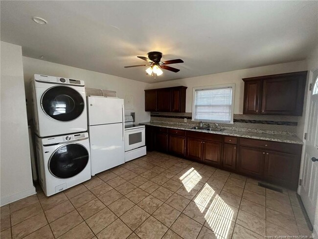 Foto del edificio - 1000 Ivy Rd