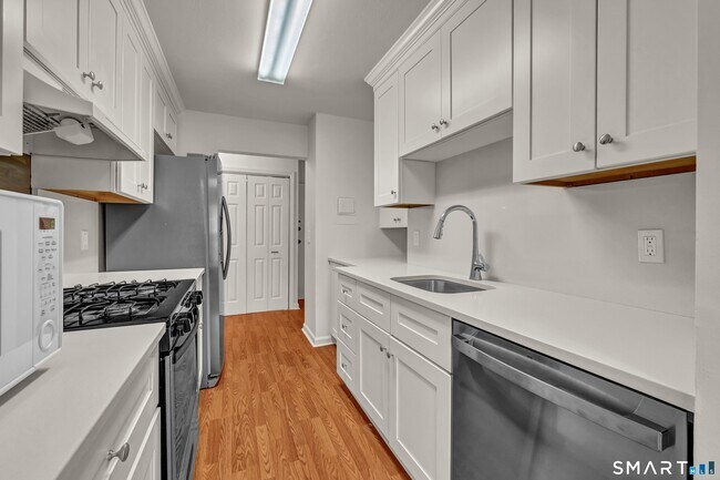 Foto del edificio - 57 Lawson Ln