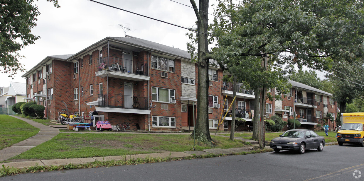 Primary Photo - Fairview Gardens