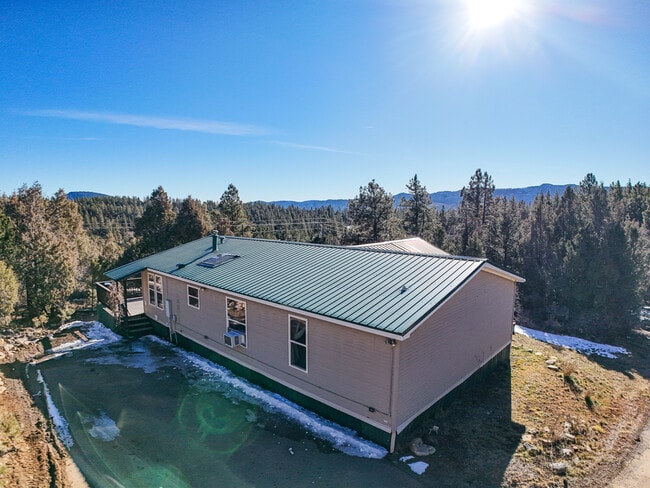 Building Photo - 352 Spring Rd