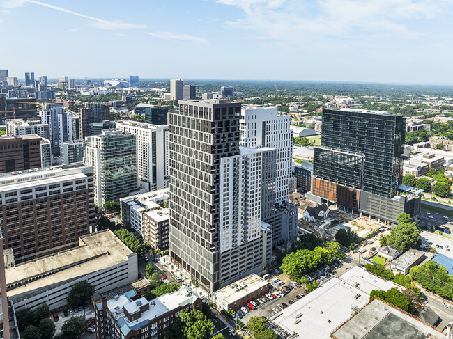 Building Photo - Kinetic