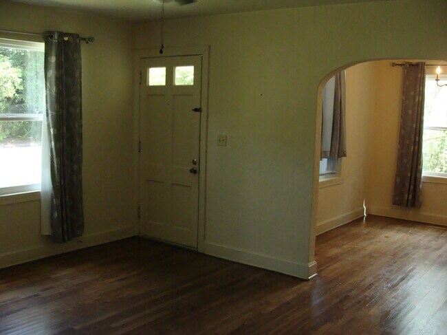 Foto del edificio - 721 NW 9th Ave