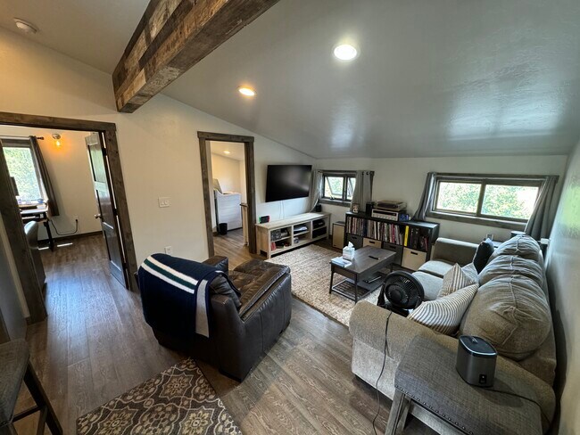 Building Photo - 91 Piney Acres Cir