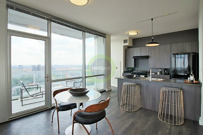 Foto del edificio - 2318 S Indiana Ave