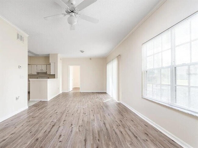 Foto del edificio - 10000 SW 52nd Ave