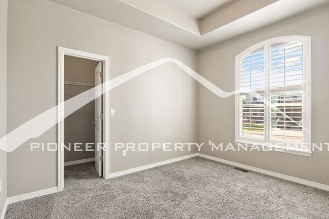 Building Photo - 6758 Black Saddle Dr