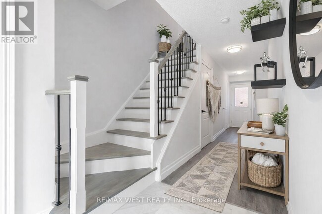 Building Photo - 26 Ramage Ln