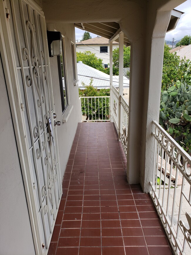 Porch - 817 N Wilton Pl