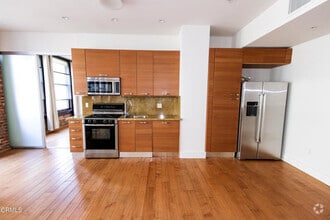 Building Photo - 460 S Spring St