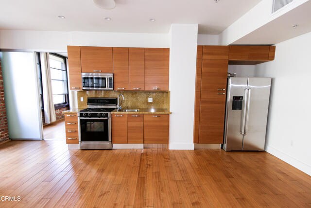Foto principal - 460 S Spring St