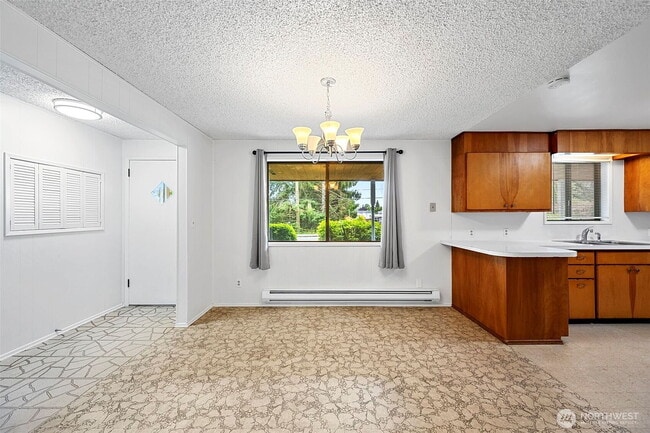 Building Photo - "Charming 3-Bed, 2-Bath Home in Everett – Your Perfect Retreat Awaits!"