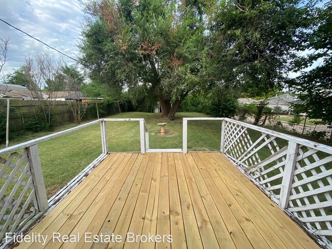 Building Photo - 3 br, 1 bath House - 3901 S Youngs Blvd