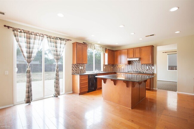 Foto del edificio - 6 br, 4 bath House - 30825 Park Vista Circle