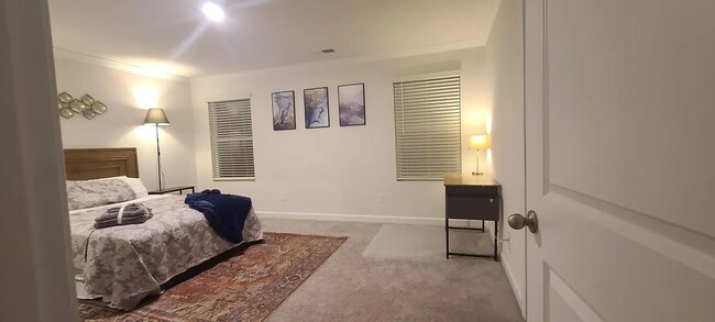 Building Photo - Room in 3 Bedroom Home at Greenmarket St