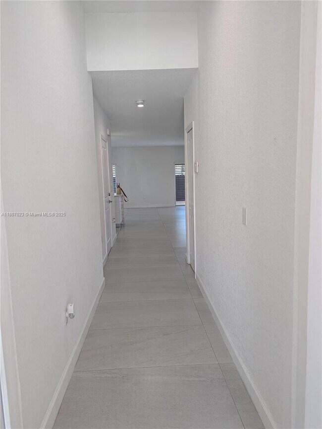 Foto del edificio - 24721 SW 112th Ct