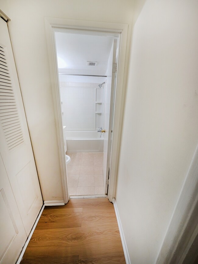 Building Photo - 11402 Cherry Hill Rd