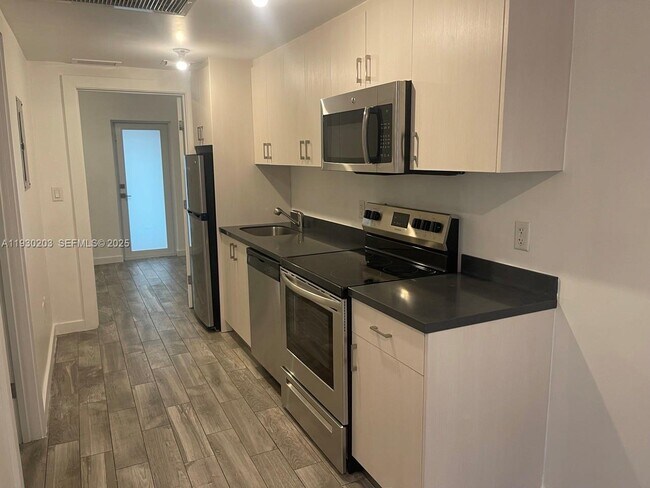 Foto del edificio - 1035 Euclid Ave