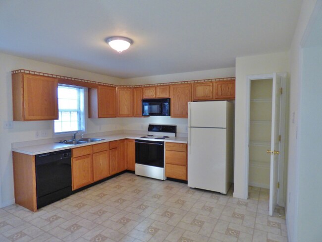 Building Photo - 9389 Redtop Ct
