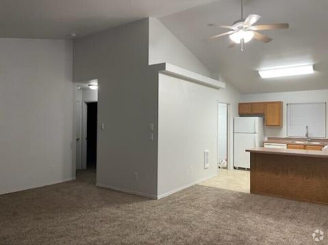 Building Photo - 803 N 20th Ave