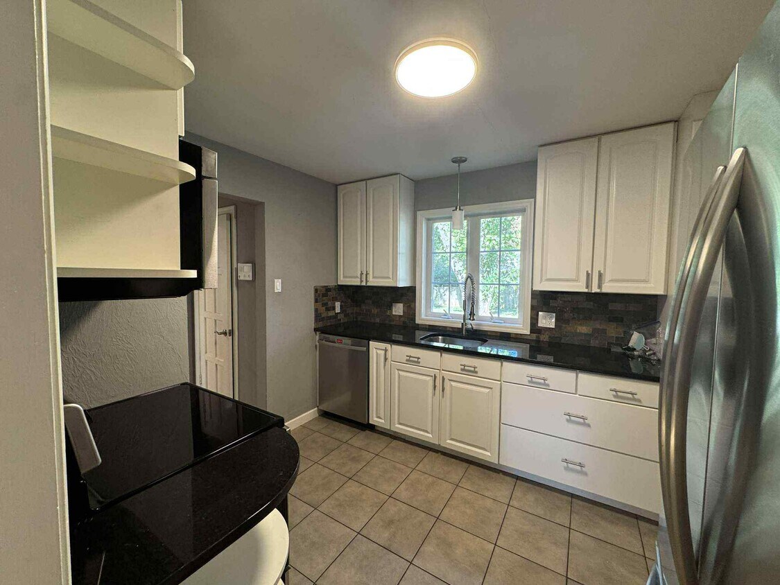 Foto principal - 400 E 65th St