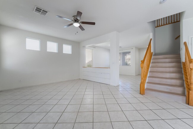 Building Photo - 4 bedroom, 2.5 bathroom, Summerlin Home, L...