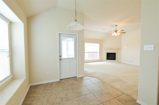 Building Photo - 5427 Seabird St