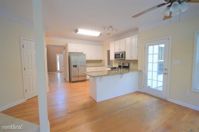 Foto del edificio - 4 br, 2.5 bath House - 35 Barrington Botto...