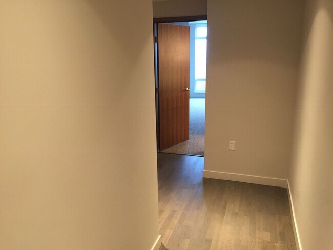 Photo du bâtiment - 13495 Central Av