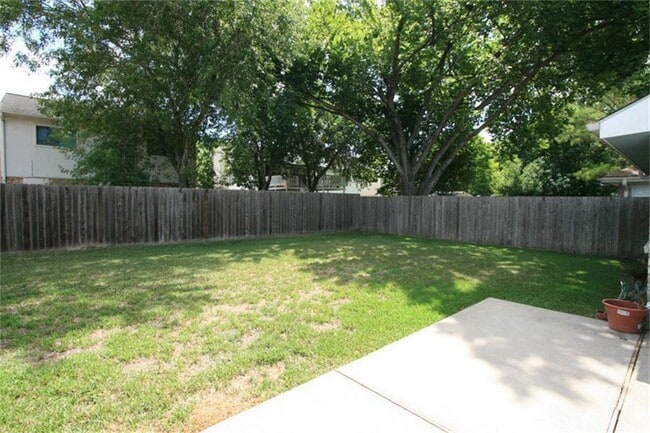 Building Photo - 15739 Roxton Ridge Dr